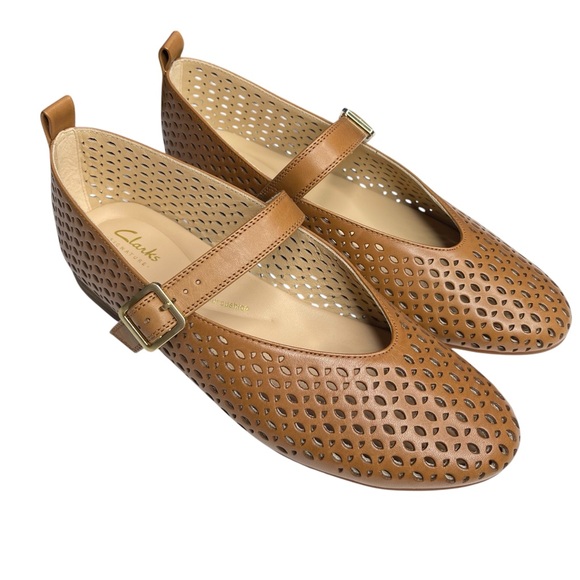 Clarks Women's Fawna Jane Tan Leather Perforated Flats size 9.5 New - Picture 2 of 10